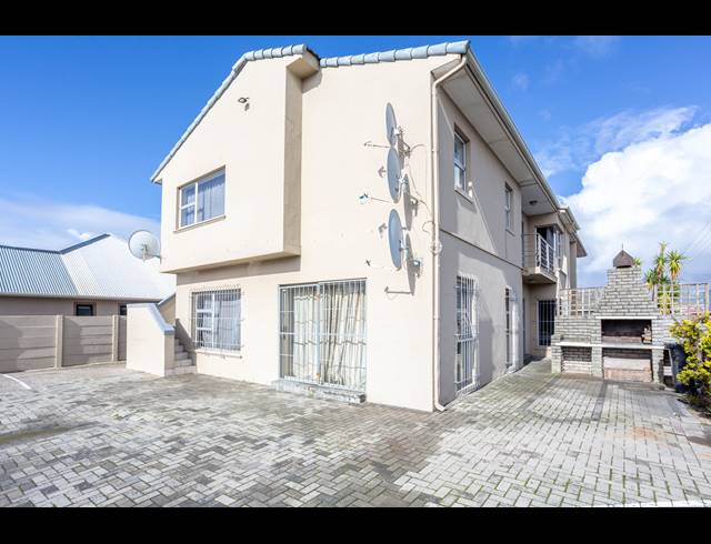 12 BEDROOM APARTMENT BLOCK FOR SALE IN KENSINGTON